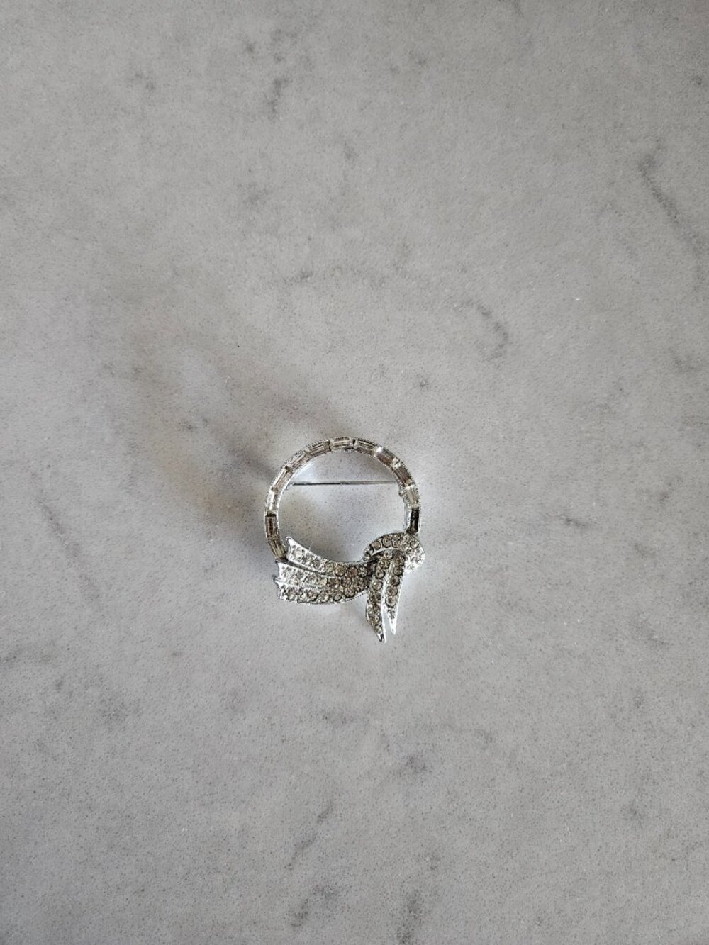 RARE AND VINTAGE ROUND RHINESTONE BROOCH / PIN BY AN